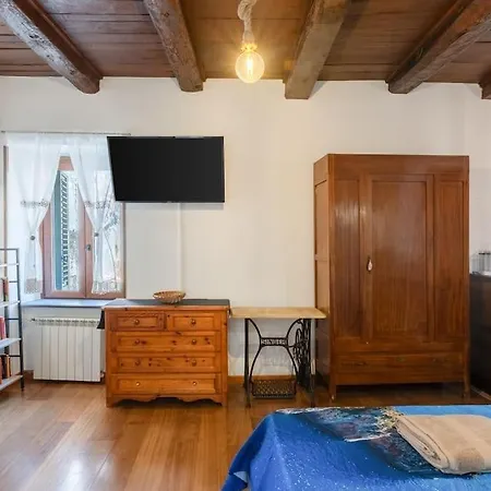 Love House Center Apartment